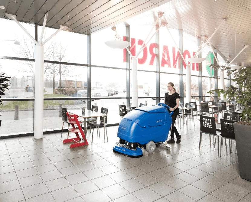 Nilfisk Nachläufer-Scheuersaugmaschine SCRUBTEC BOOST 8 05370E – Bild 2