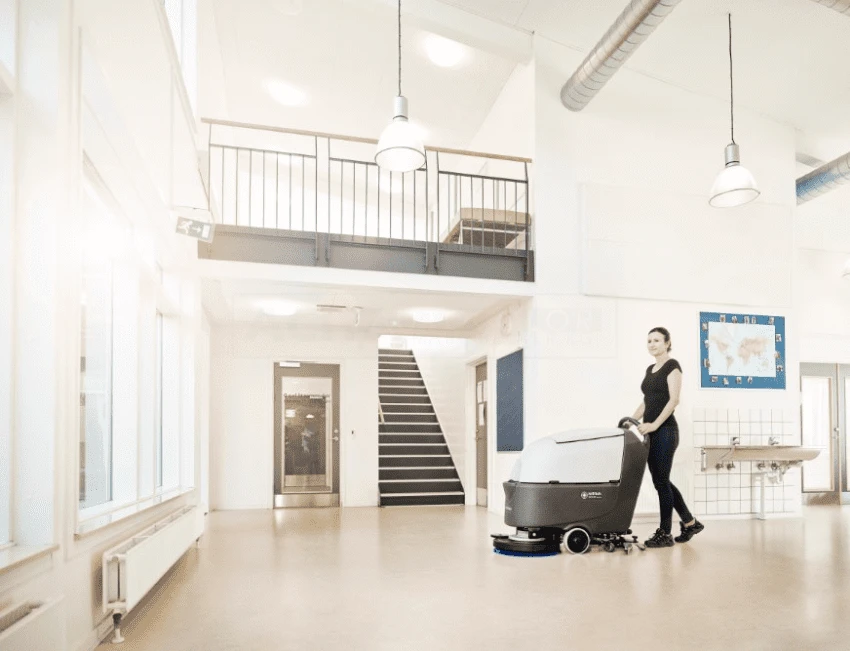 Nilfisk Nachläufer-Scheuersaugmaschine SC530 53 BD GO 50000335 – Bild 3