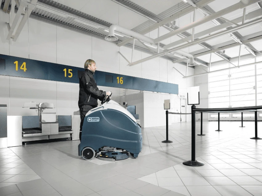 Nilfisk Scheuersaugmaschine SC1500 56104002 – Bild 2