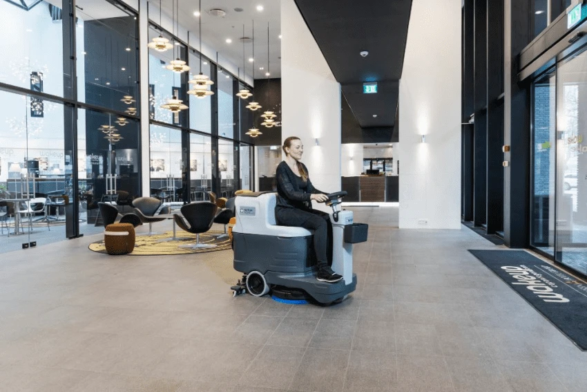 Nilfisk Scheuersaugmaschine SCRUBBER SC2000 20 B 9087360020 – Bild 2